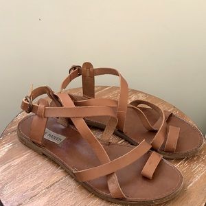 STEVE MADDEN | leather sandals